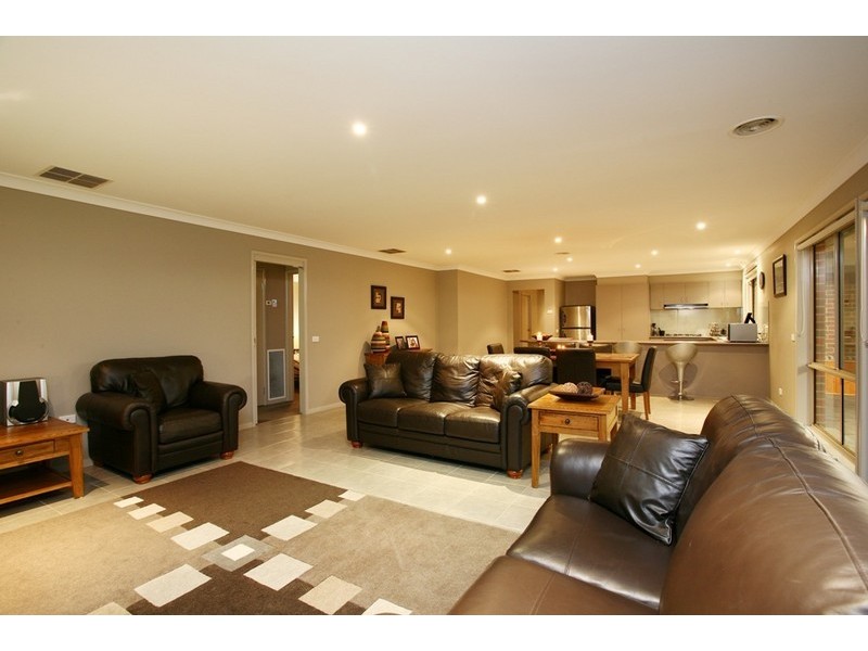 14 Sunflower Place, Berwick VIC 3806