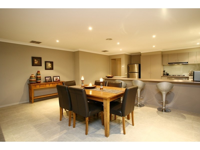 14 Sunflower Place, Berwick VIC 3806