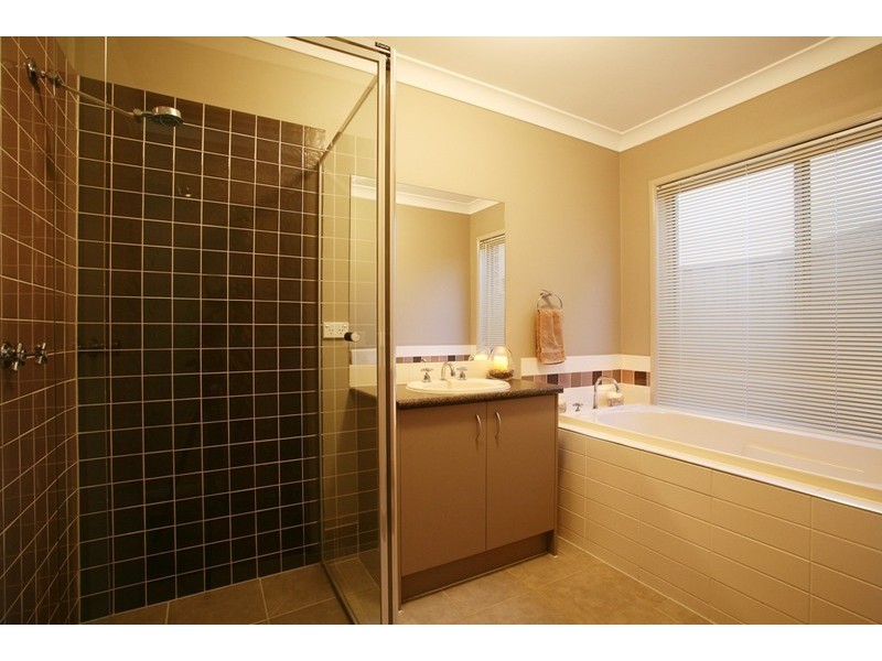 14 Sunflower Place, Berwick VIC 3806