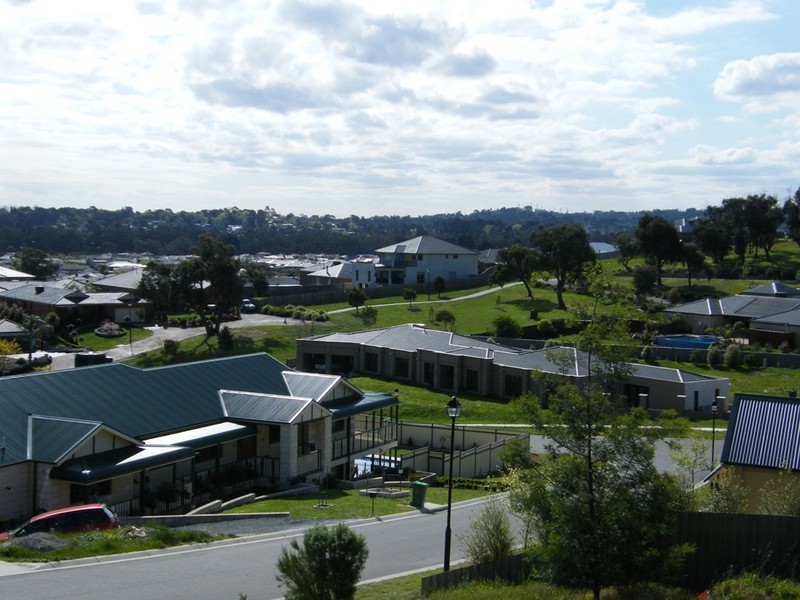 5 Crestview Drive, Beaconsfield VIC 3807