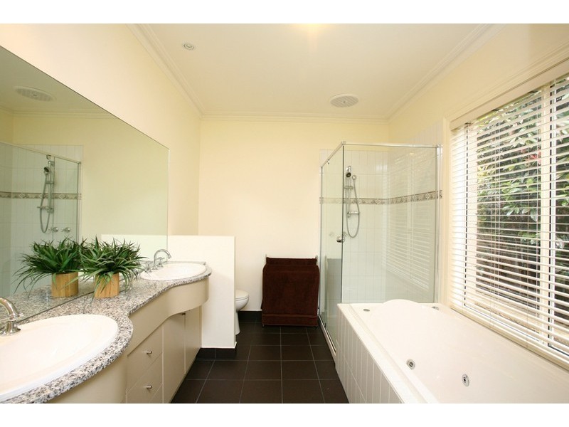 5 Rosemary Court, Berwick VIC 3806