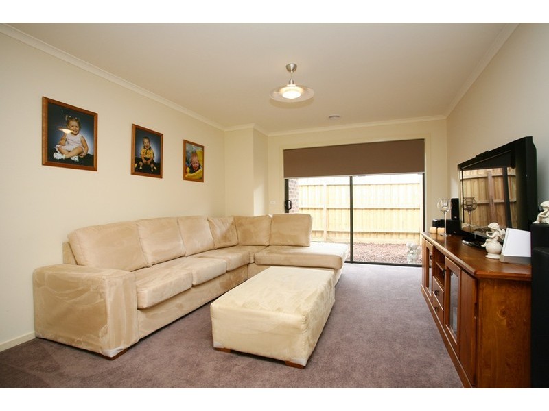 13 Azalea Avenue, Pakenham VIC 3810