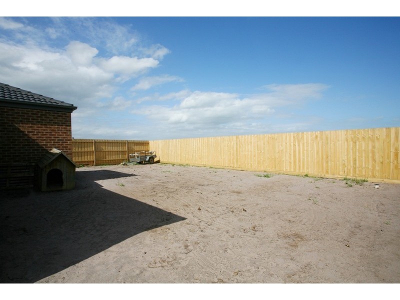 13 Azalea Avenue, Pakenham VIC 3810