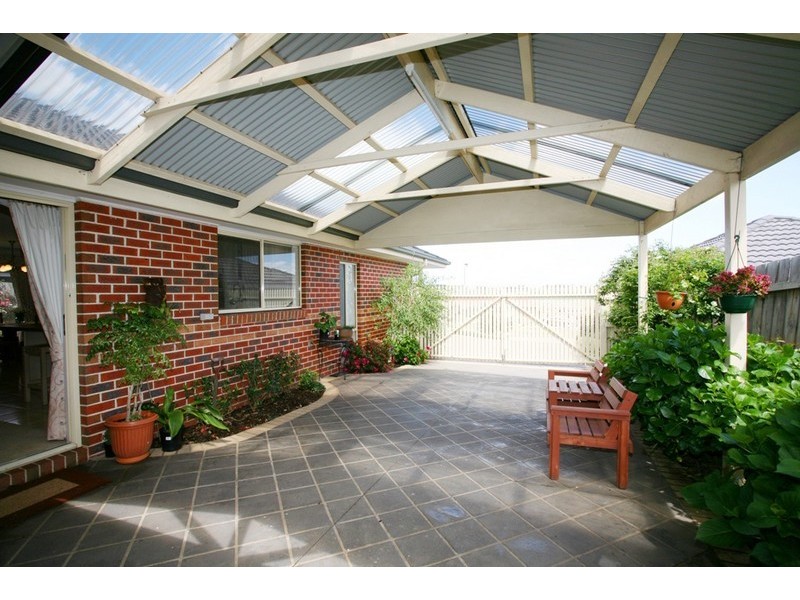 6 Paxton Close, Berwick VIC 3806