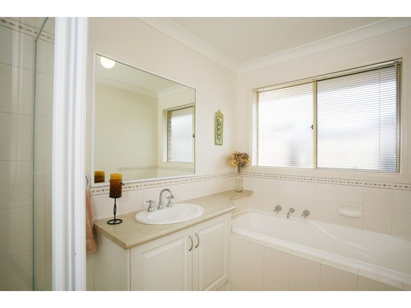 6 Paxton Close, Berwick VIC 3806