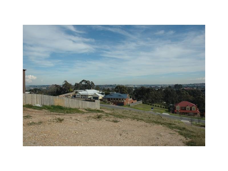 8 Crestview Drive, Beaconsfield VIC 3807
