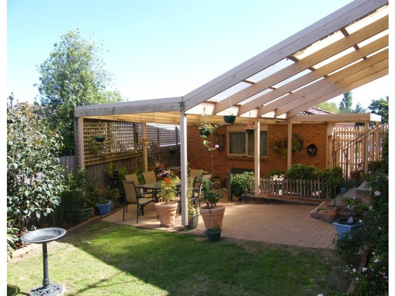 1 Lodge Crescent, Berwick VIC 3806