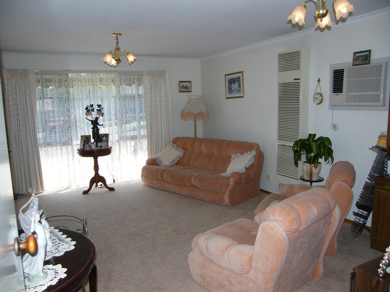 1 Lodge Crescent, Berwick VIC 3806