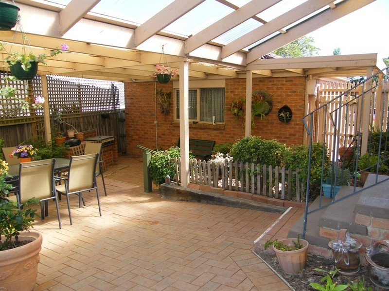 1 Lodge Crescent, Berwick VIC 3806