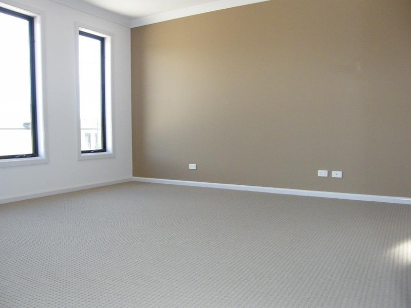 14 Manorwood Way, Berwick VIC 3806