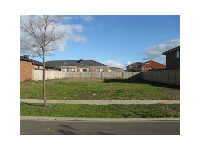 19 Hillgrove Crescent, Berwick VIC 3806