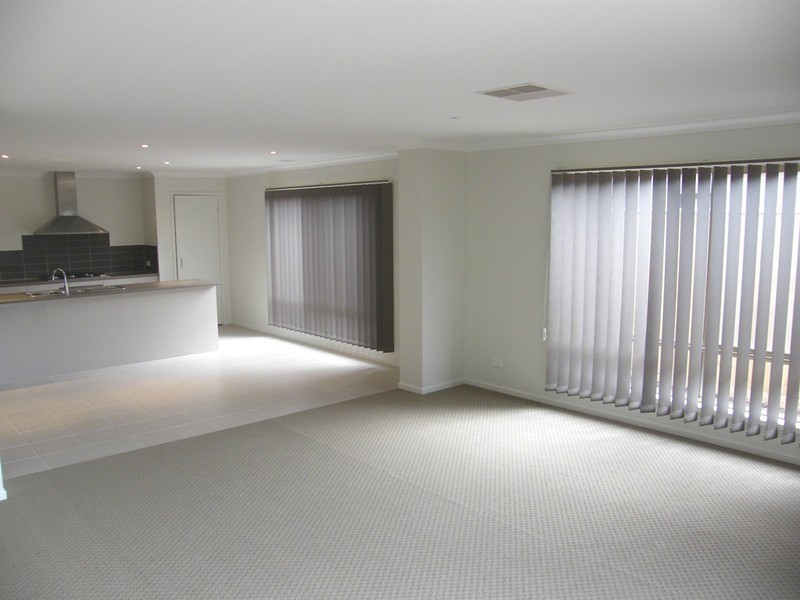 6 Benmar Place, Lyndhurst VIC 3975