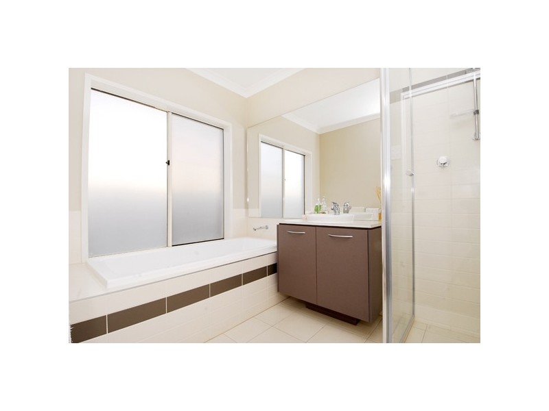 8 Montmorency Avenue, Berwick VIC 3806