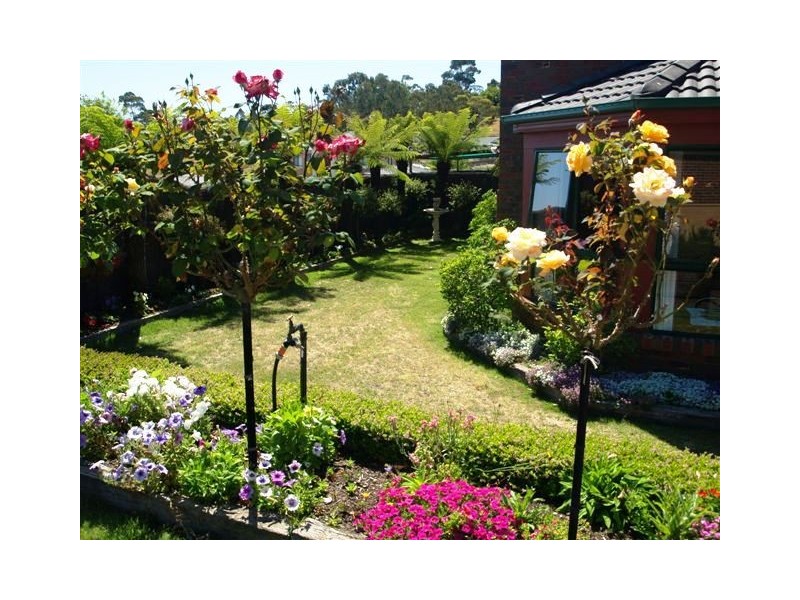 30  Janet Bowman Blvd, Beaconsfield VIC 3807