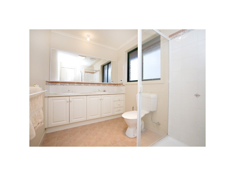 30  Janet Bowman Blvd, Beaconsfield VIC 3807