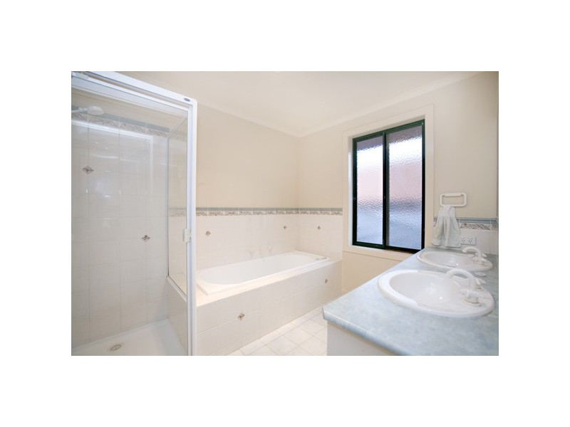 30  Janet Bowman Blvd, Beaconsfield VIC 3807