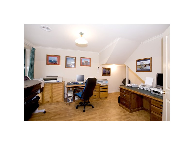 30  Janet Bowman Blvd, Beaconsfield VIC 3807