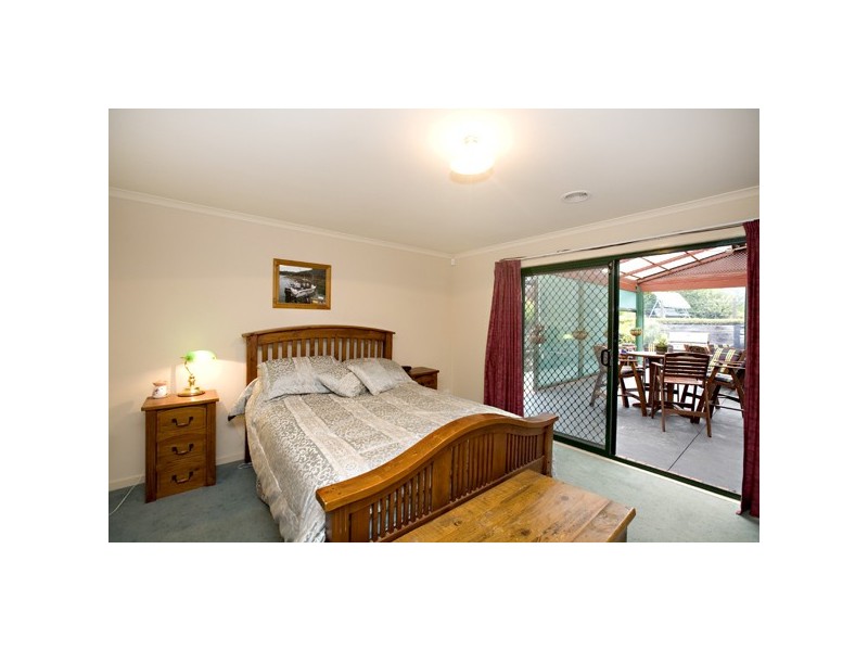 30  Janet Bowman Blvd, Beaconsfield VIC 3807