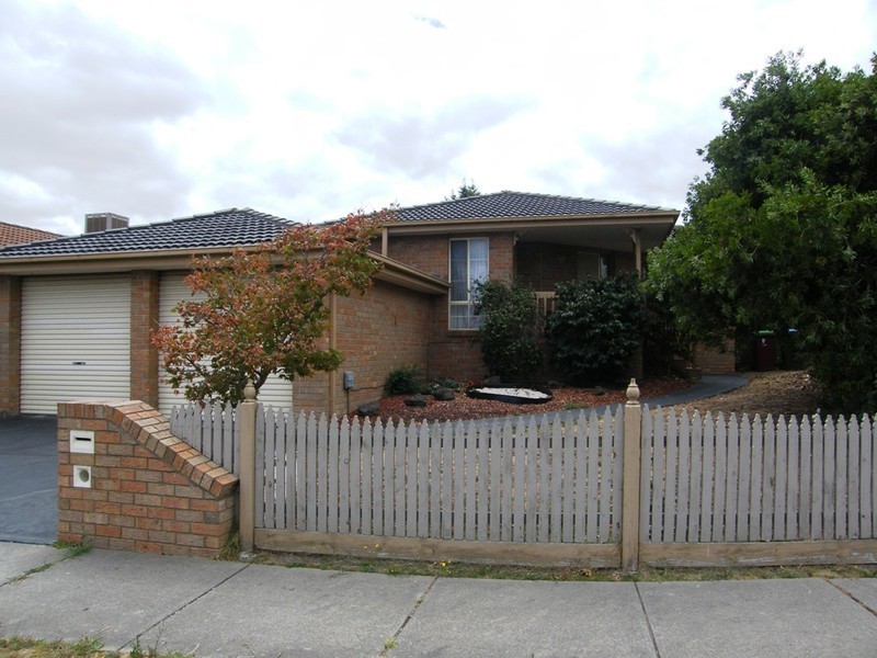 4  Leonie Court, Narre Warren VIC 3805