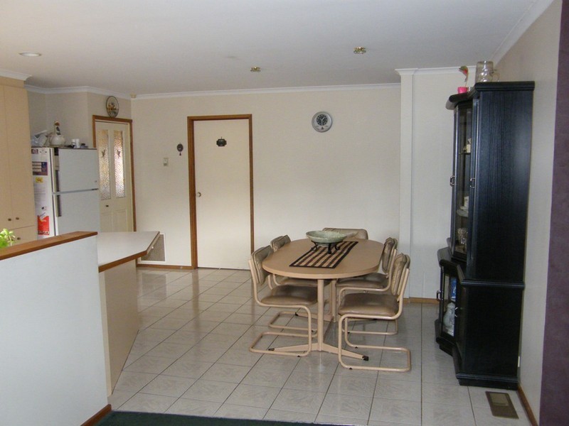 4  Leonie Court, Narre Warren VIC 3805