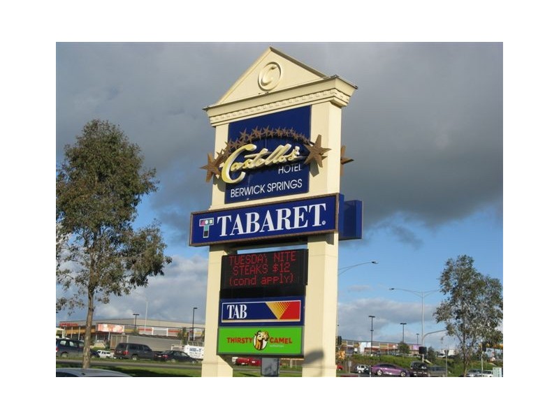 31 Hillgrove Crescent, Berwick VIC 3806