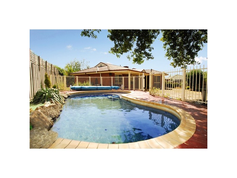 10 Eastbury Court, Narre Warren South VIC 3805