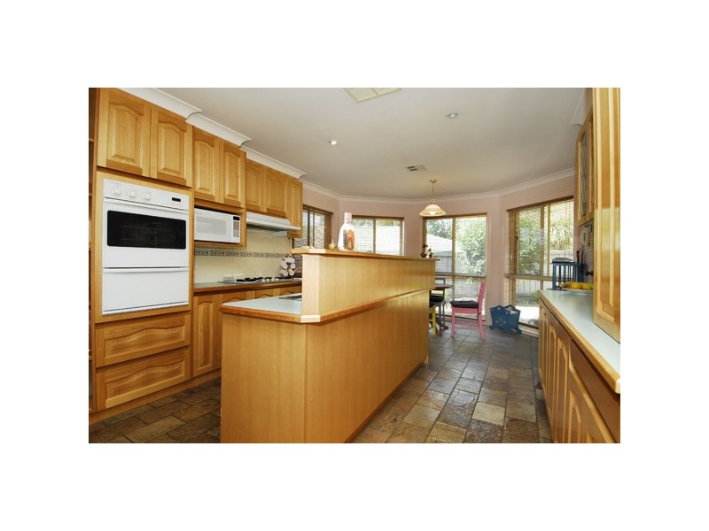 10 Eastbury Court, Narre Warren South VIC 3805