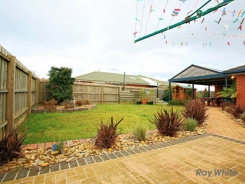 7 Jenny Court, Cranbourne North VIC 3977