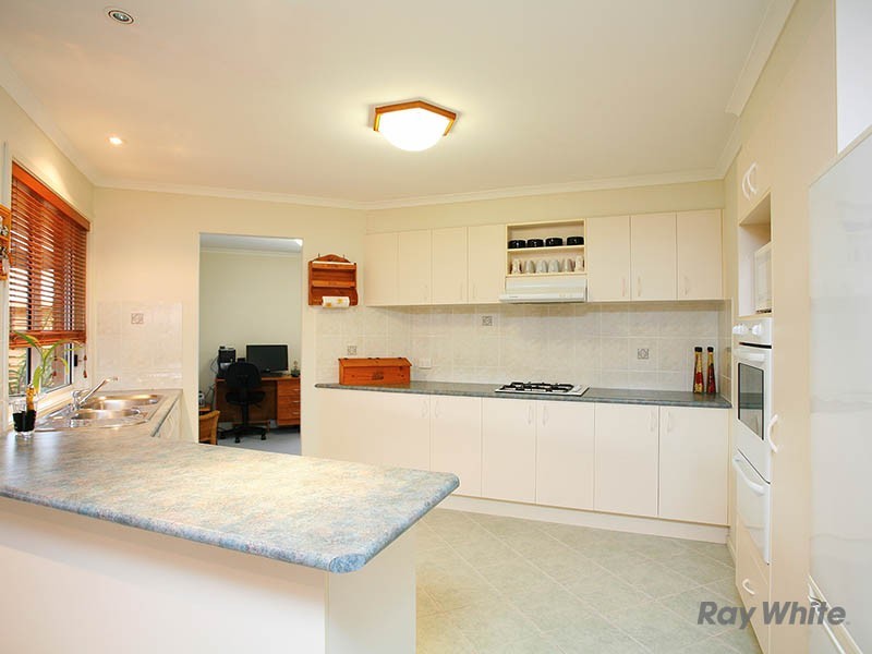 7 Jenny Court, Cranbourne North VIC 3977