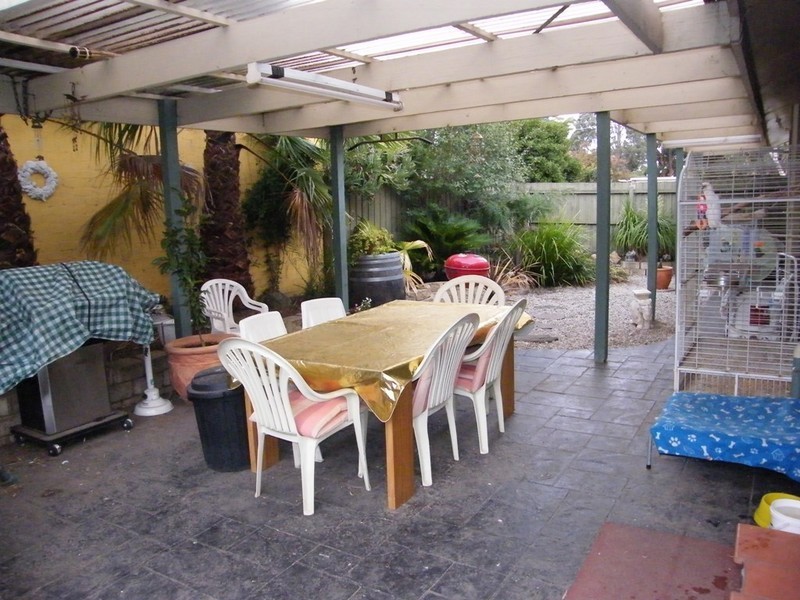 17 Fountain Drive, Narre Warren VIC 3805