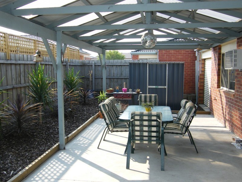 17 Abercairn Drive, Narre Warren South VIC 3805