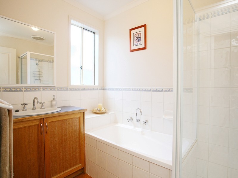 44 Kingston Avenue, Narre Warren South VIC 3805