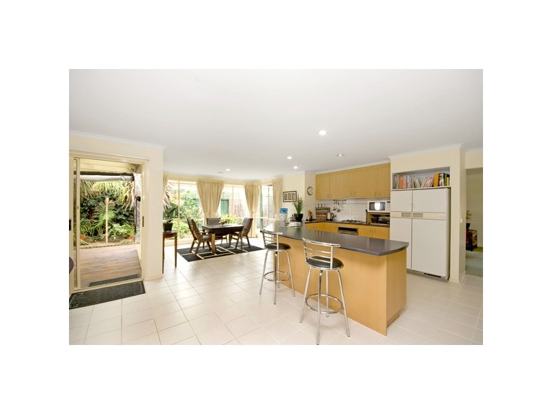 53 Kingston Avenue, Narre Warren South VIC 3805