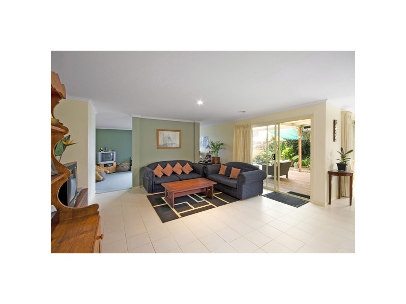 53 Kingston Avenue, Narre Warren South VIC 3805