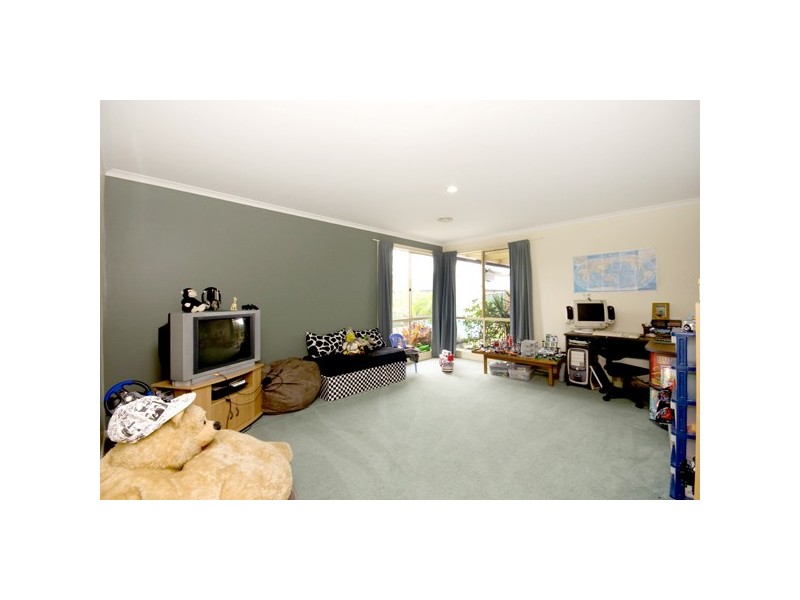 53 Kingston Avenue, Narre Warren South VIC 3805