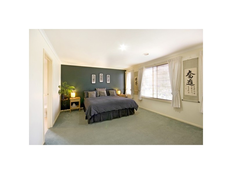 53 Kingston Avenue, Narre Warren South VIC 3805