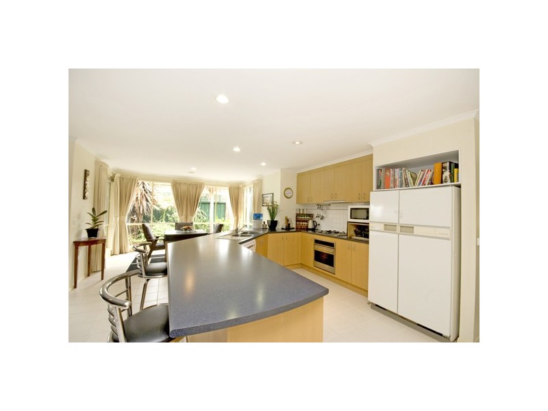 53 Kingston Avenue, Narre Warren South VIC 3805