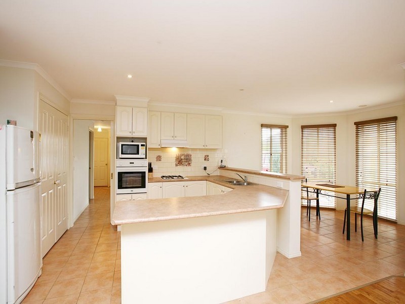 3 Osmington Circuit, Narre Warren South VIC 3805