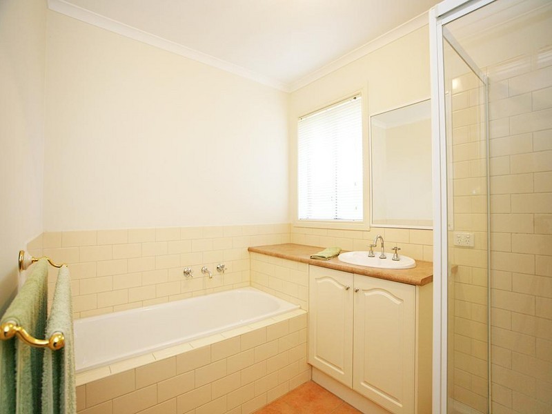 3 Osmington Circuit, Narre Warren South VIC 3805