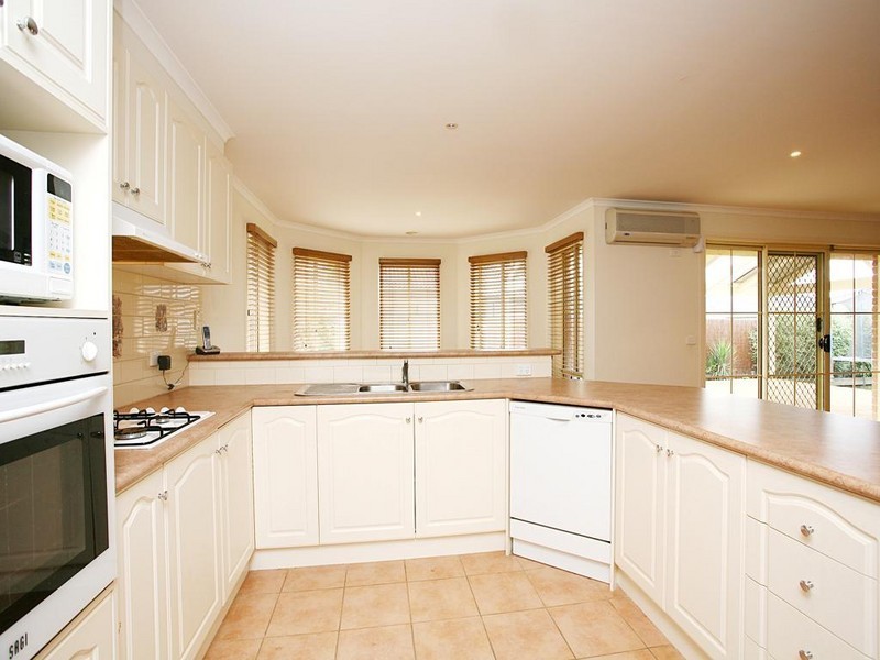 3 Osmington Circuit, Narre Warren South VIC 3805