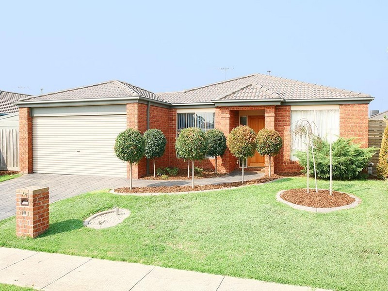 44 Mariner Close, Cranbourne North VIC 3977