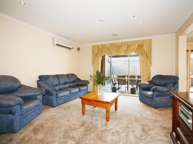 44 Mariner Close, Cranbourne North VIC 3977