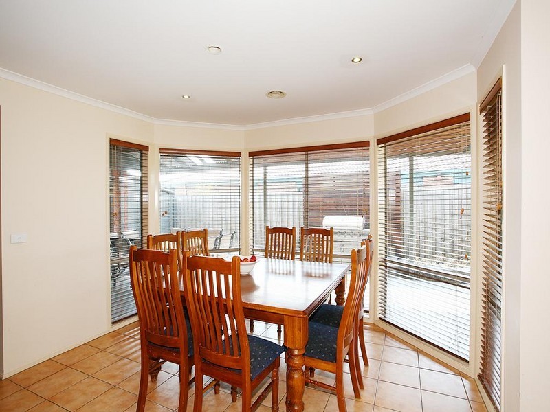 44 Mariner Close, Cranbourne North VIC 3977
