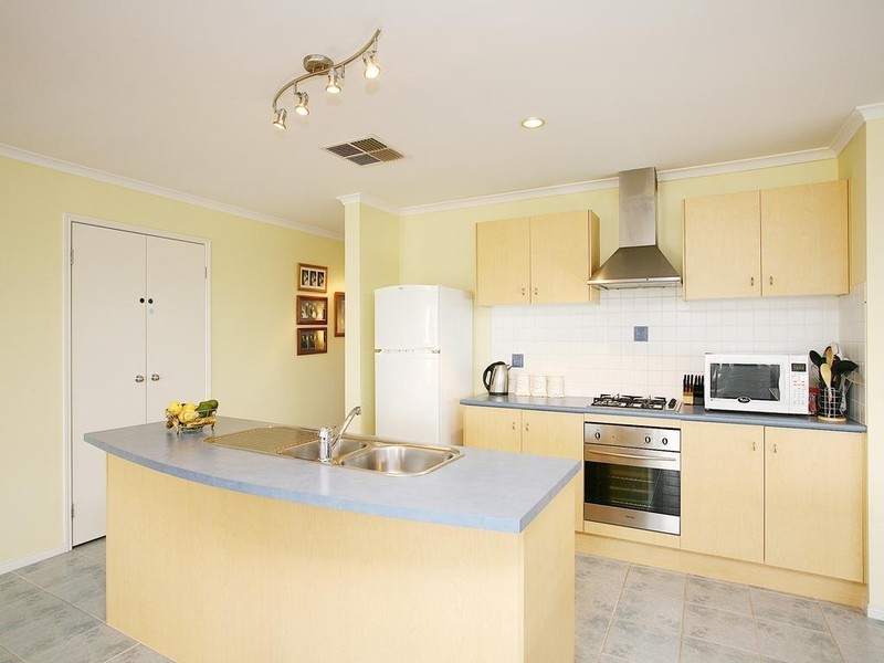 4 Woodchase Court, Cranbourne East VIC 3977