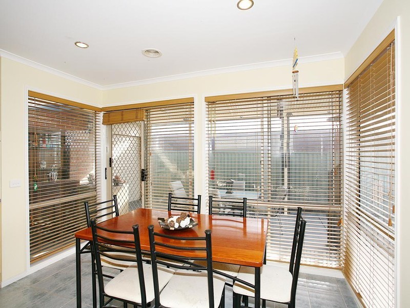 4 Woodchase Court, Cranbourne East VIC 3977