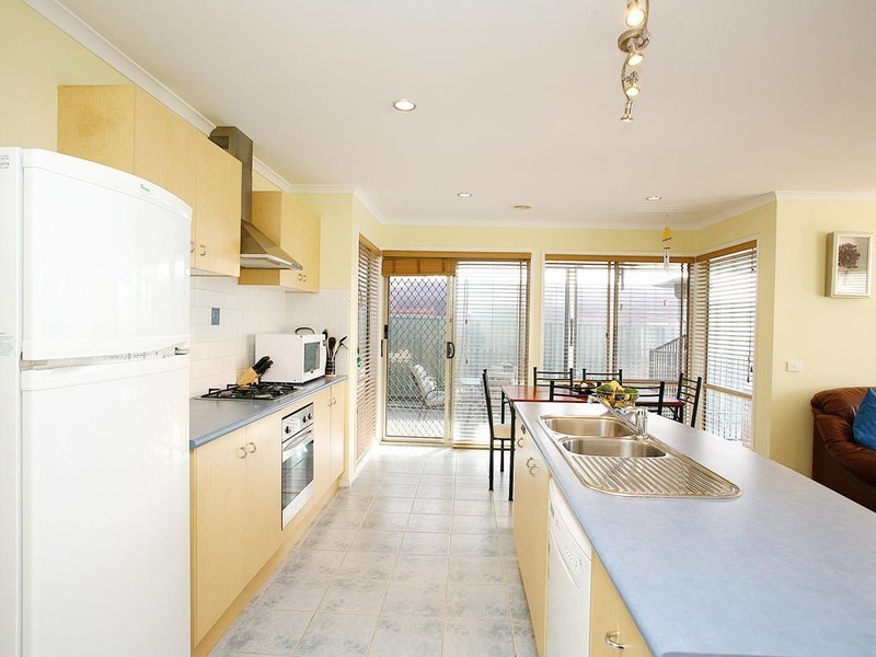 4 Woodchase Court, Cranbourne East VIC 3977