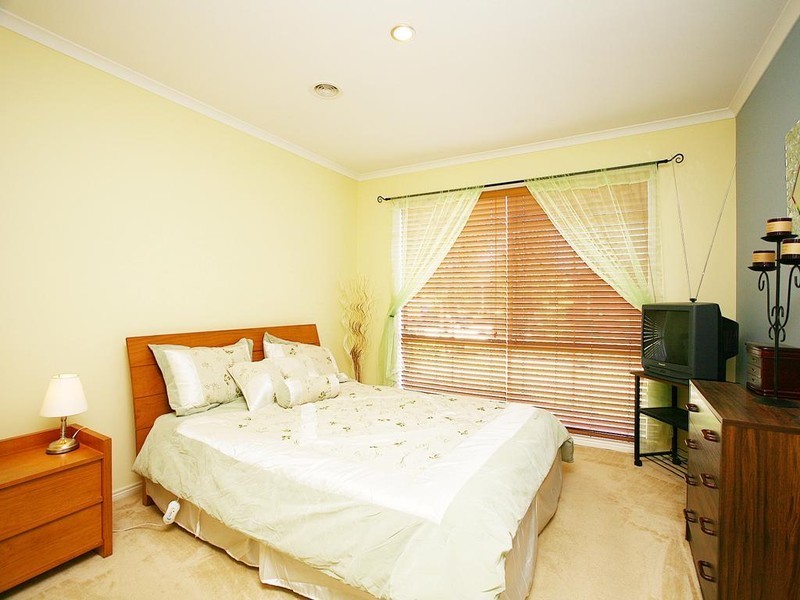 4 Woodchase Court, Cranbourne East VIC 3977