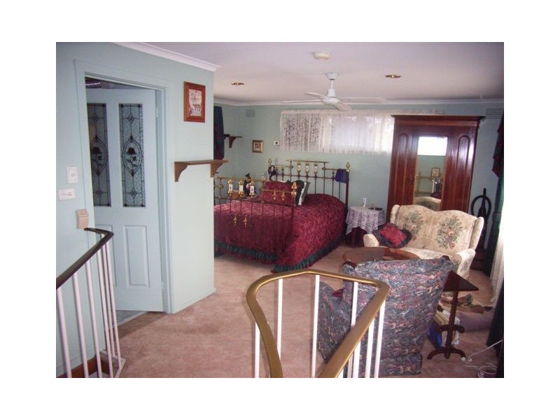 18 Tinks Rd, Narre Warren VIC 3805