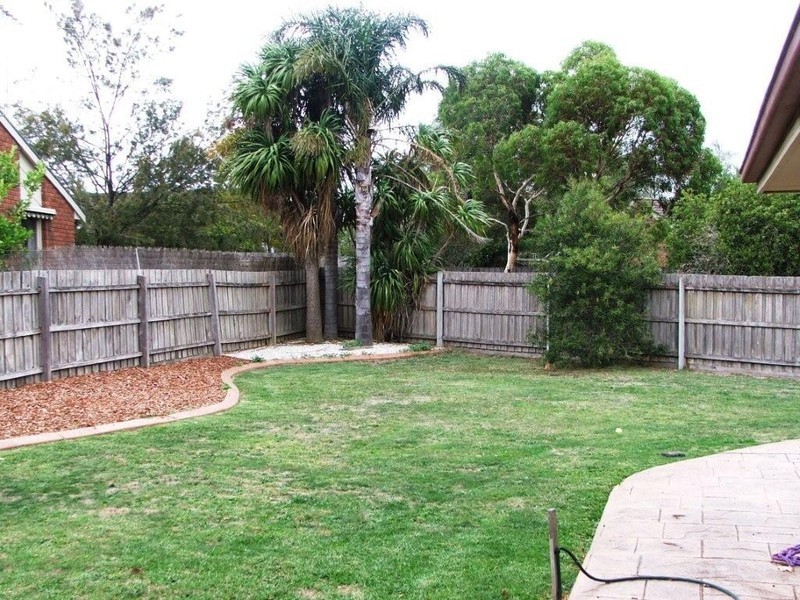 5 Margarita Close, Berwick VIC 3806