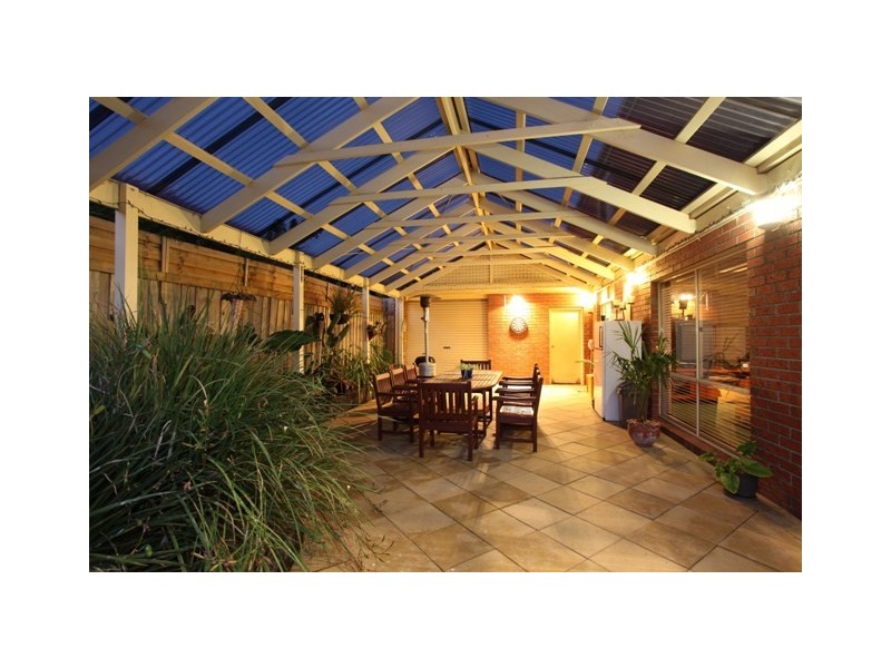 5 McCubbin Way, Berwick VIC 3806